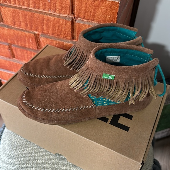 ❌SOLD❌Sanuk Moccasins - Picture 4 of 10